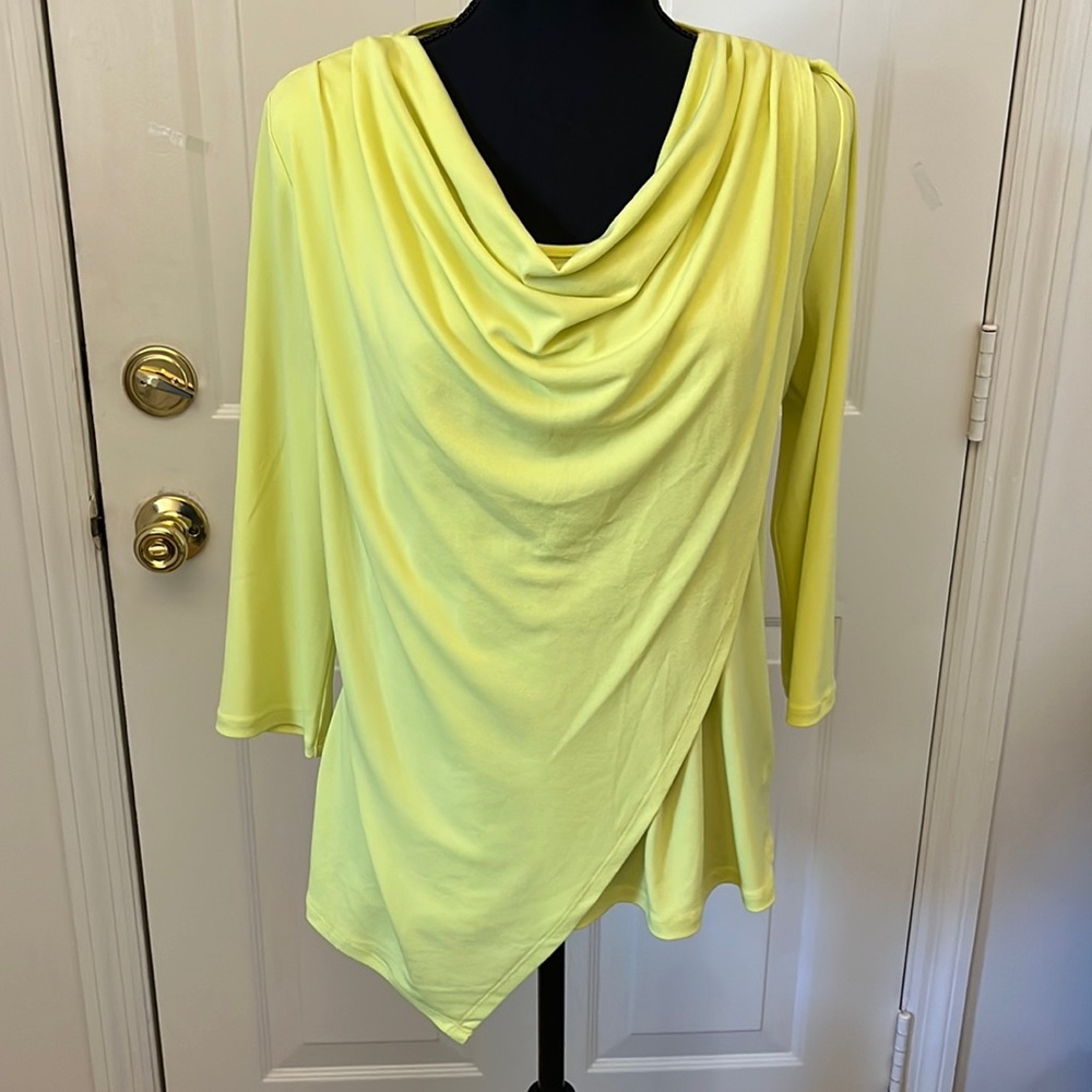 NY COLLECTION Women’s Top Size Medium NWOT Never Worn. Yellow lime